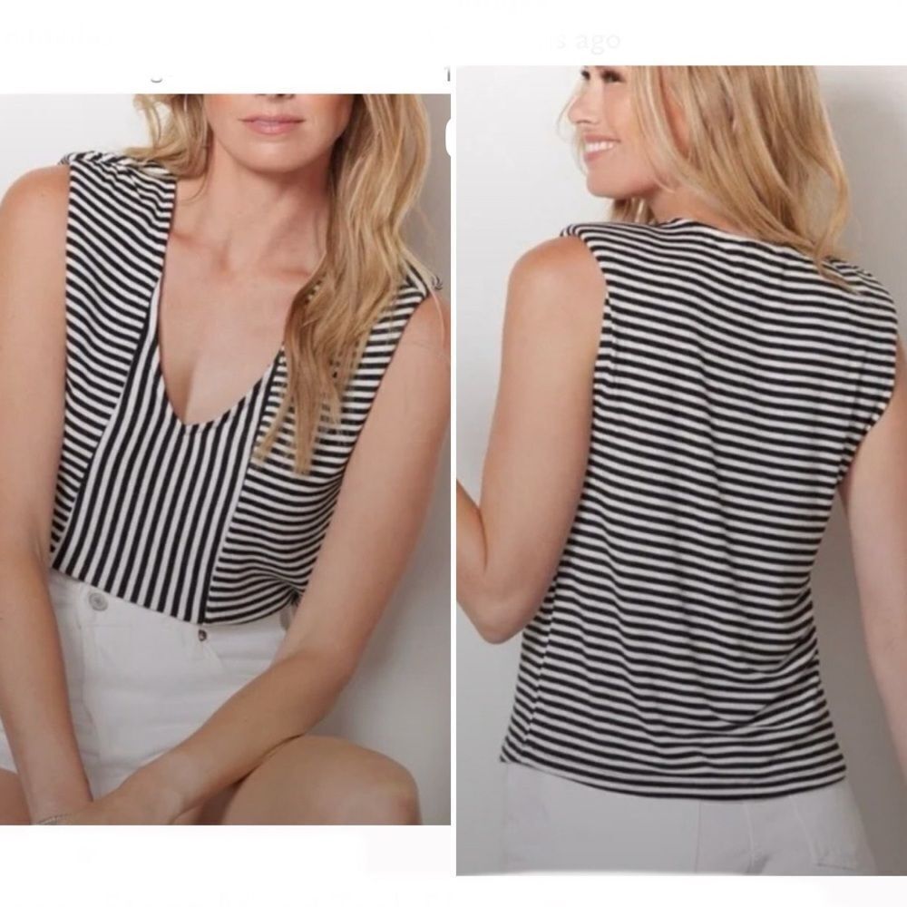 EVEREVE Laney Black + White Striped Structured Padded Shoulder Sleeveless Top-M